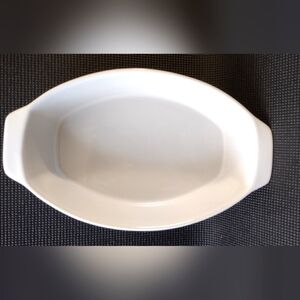 Threshold Bake Dish 2.5qts Oval